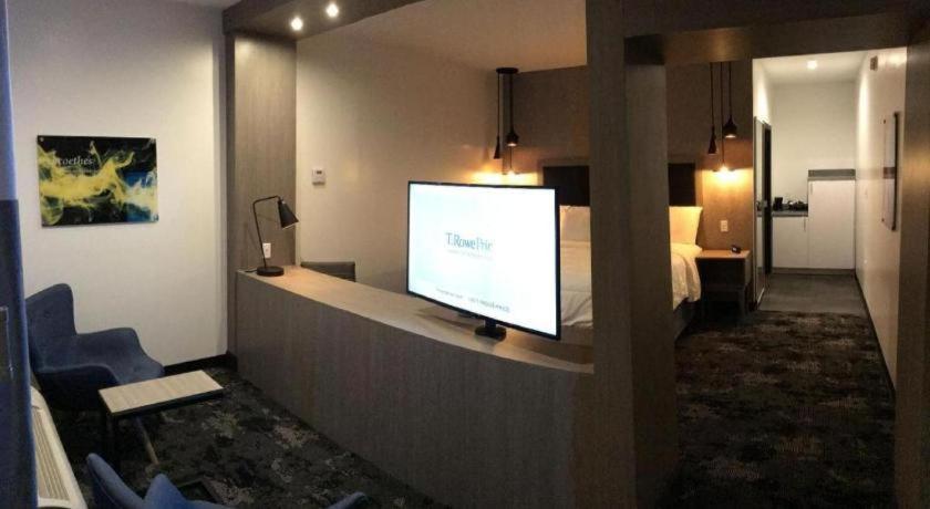 Hotel Bella Jersey Village Dış mekan fotoğraf